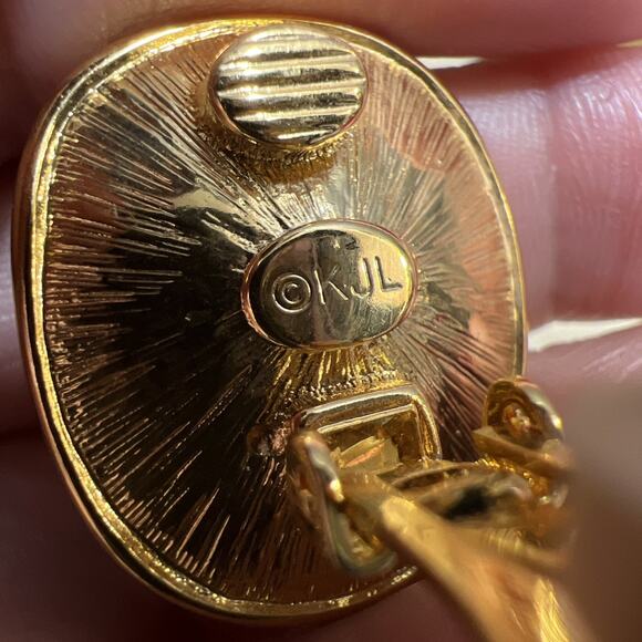 Kenneth Jay Lane "Treasures of the Duchess" Headlight Crystal Clip-On Earrings - Picture 5 of 6